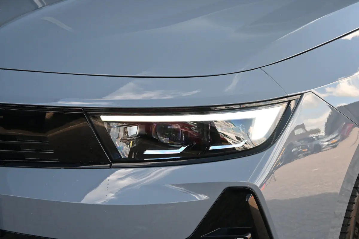 54 kWh GS tot 8 Jaar Garantie ! | Alcantara | Intelli-Lux LED | 360 Camera | Navigatie | Stoel/Stuurverwarming | !!