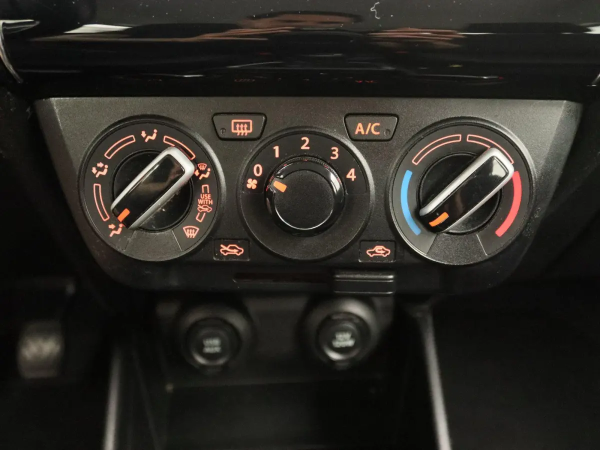 1.2 Comfort Smart Hybrid | Airco | Elektrische ramen | Zuinig!