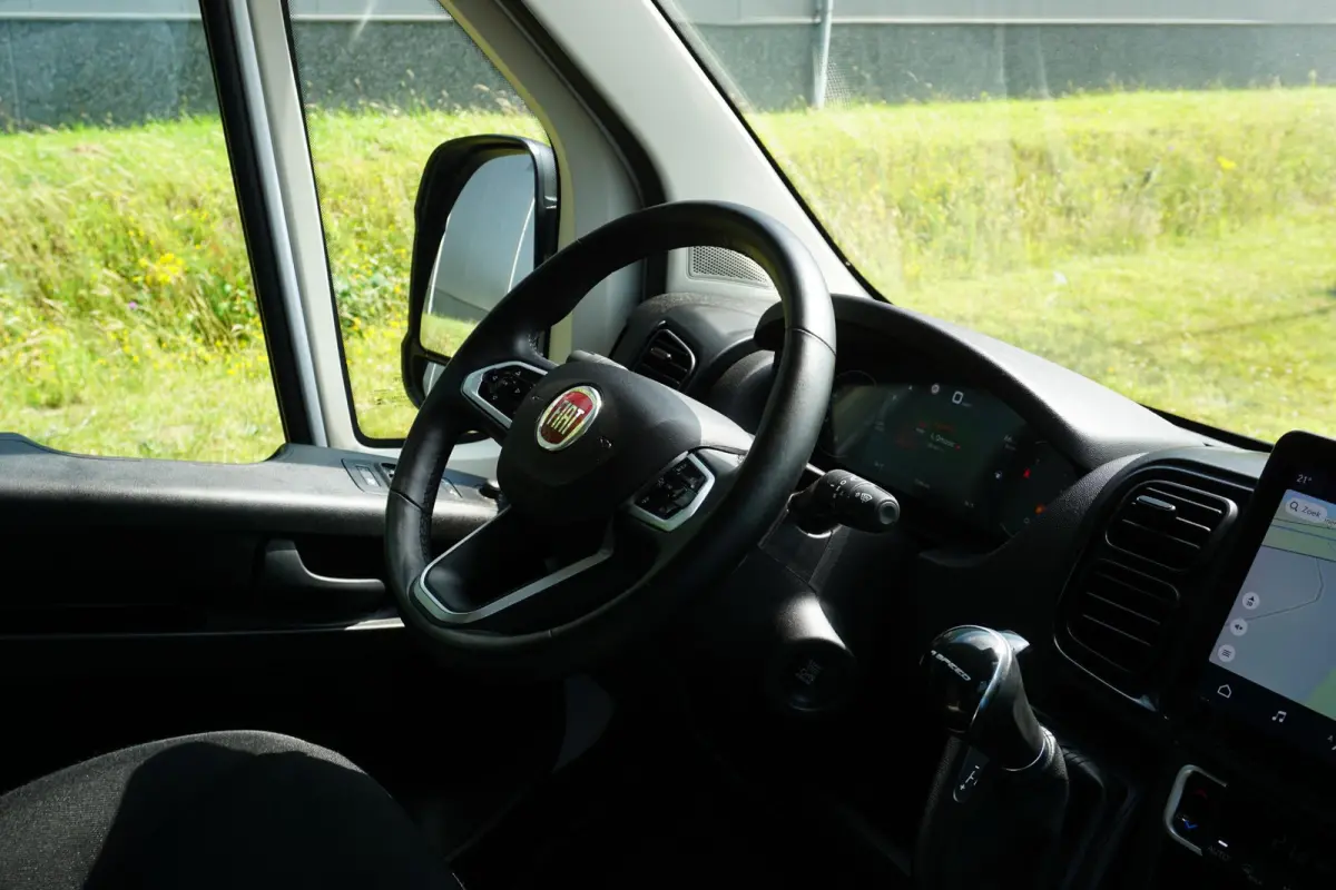 2.2 MultiJet 180 L2H2 3.5t Automaat |Adaptive Cruise |Camera en digitale binnenspiegel |Standkachel |2 stoelen |2 airbags |Trekhaak |Stoelverwarming |Parkeersensoren voor en achter