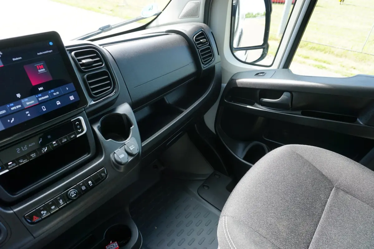 2.2 MultiJet 180 L2H2 3.5t Automaat |Adaptive Cruise |Camera en digitale binnenspiegel |Standkachel |2 stoelen |2 airbags |Trekhaak |Stoelverwarming |Parkeersensoren voor en achter