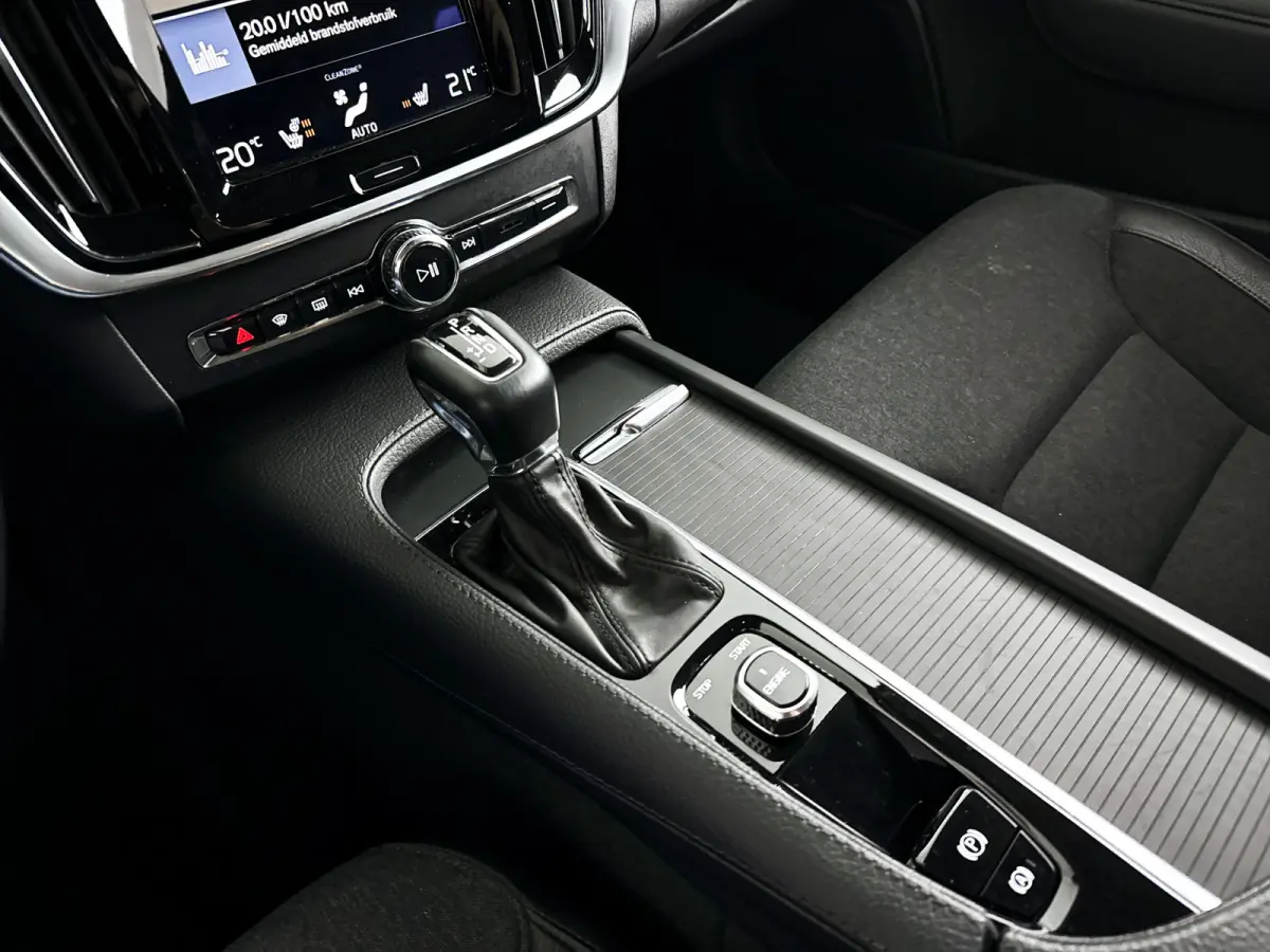 T5 Momentum | Parkeercamera | Stoelverwarming | Cruise control | Navigatie