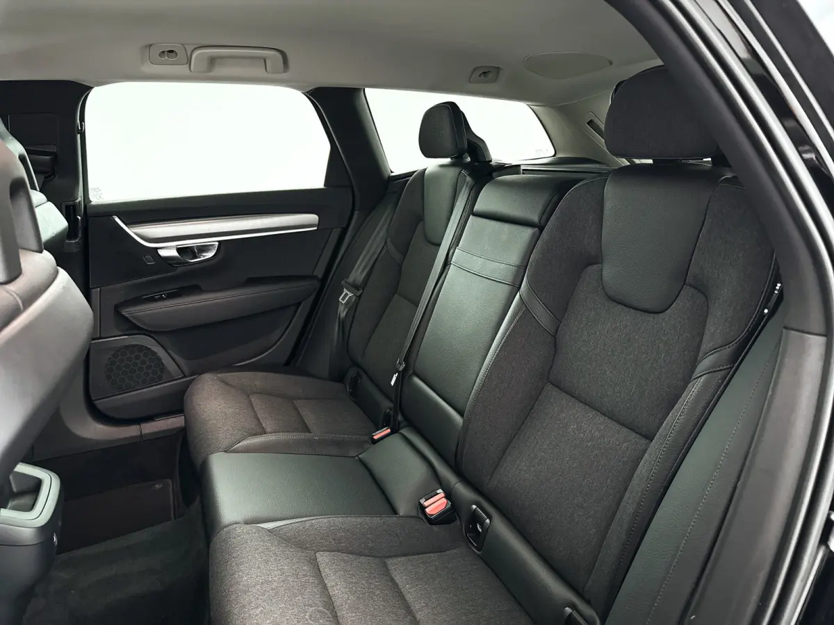 T5 Momentum | Parkeercamera | Stoelverwarming | Cruise control | Navigatie