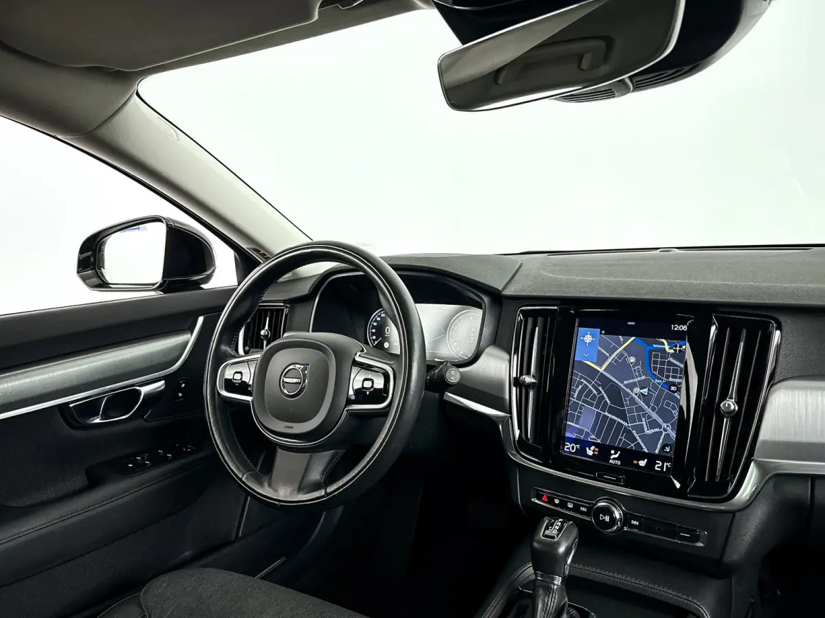 T5 Momentum | Parkeercamera | Stoelverwarming | Cruise control | Navigatie