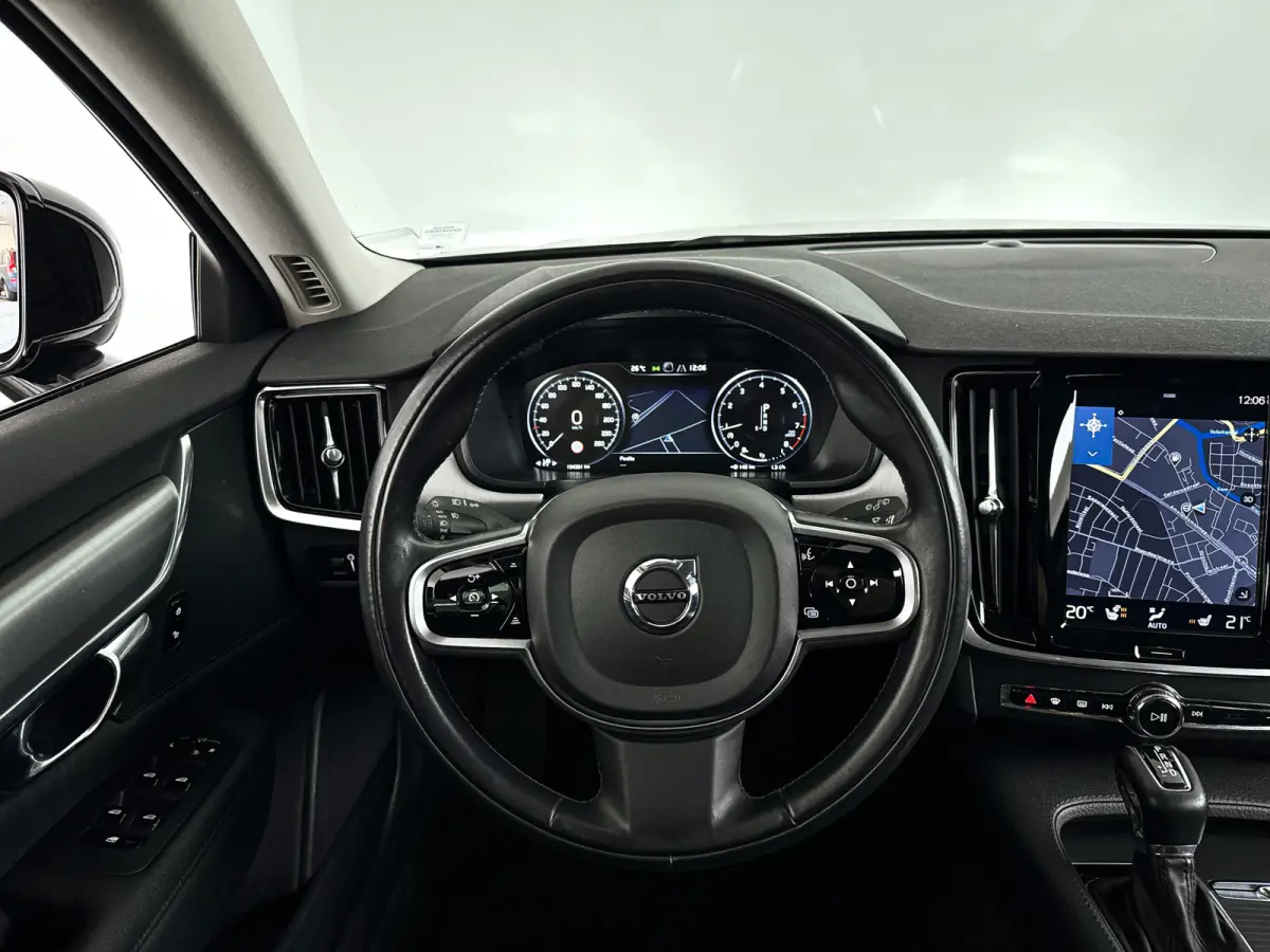 T5 Momentum | Parkeercamera | Stoelverwarming | Cruise control | Navigatie