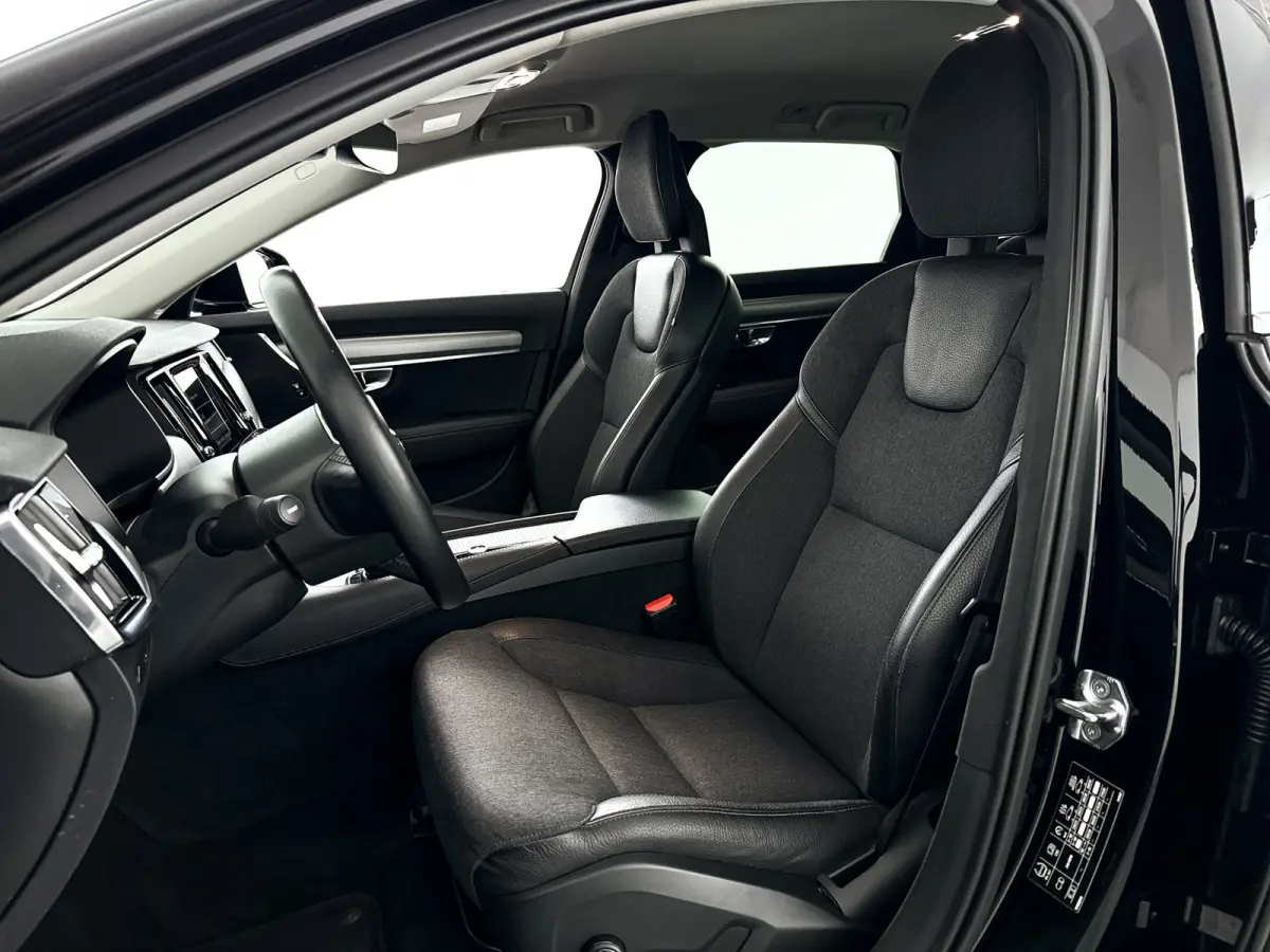 T5 Momentum | Parkeercamera | Stoelverwarming | Cruise control | Navigatie
