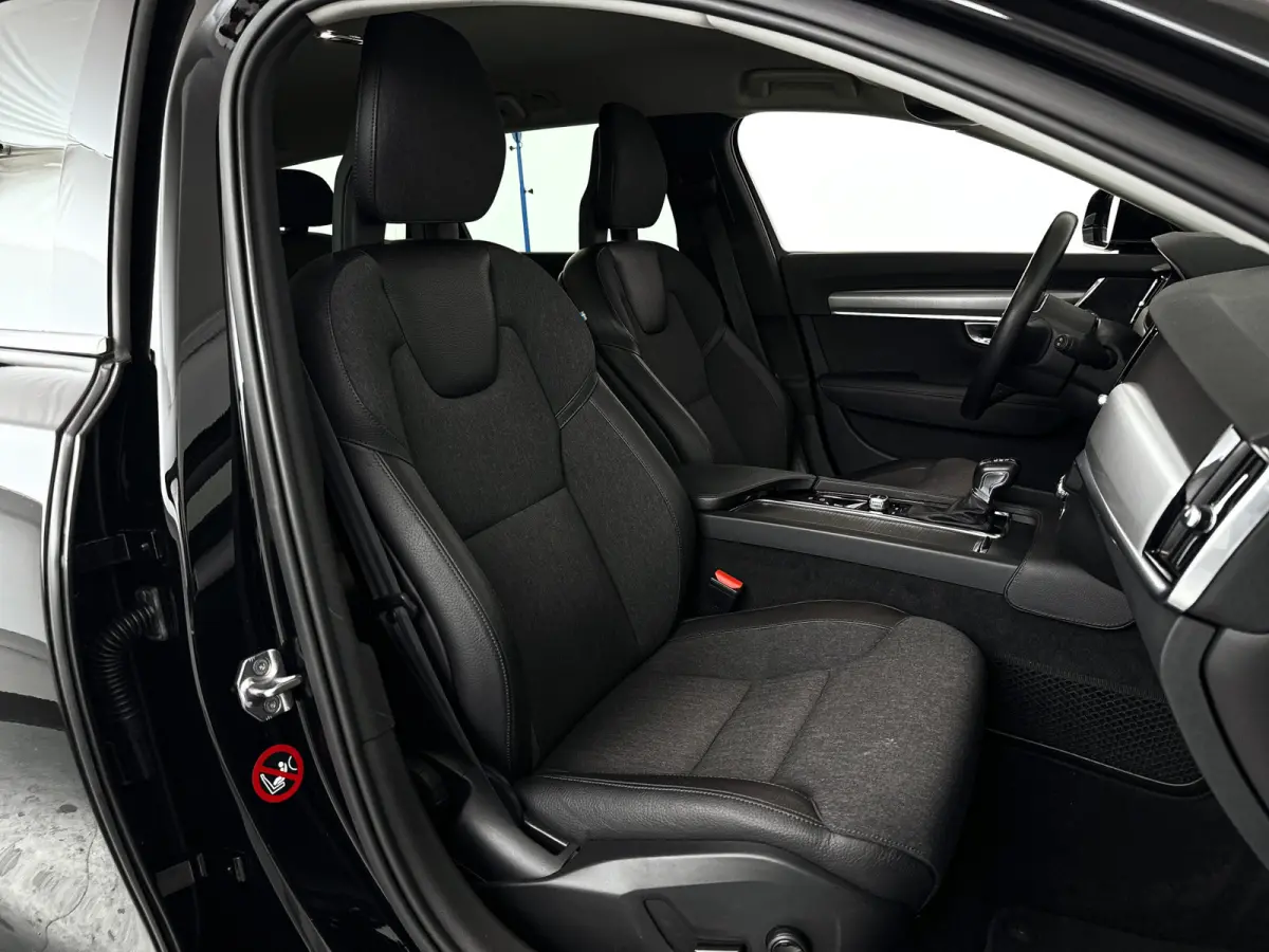 T5 Momentum | Parkeercamera | Stoelverwarming | Cruise control | Navigatie