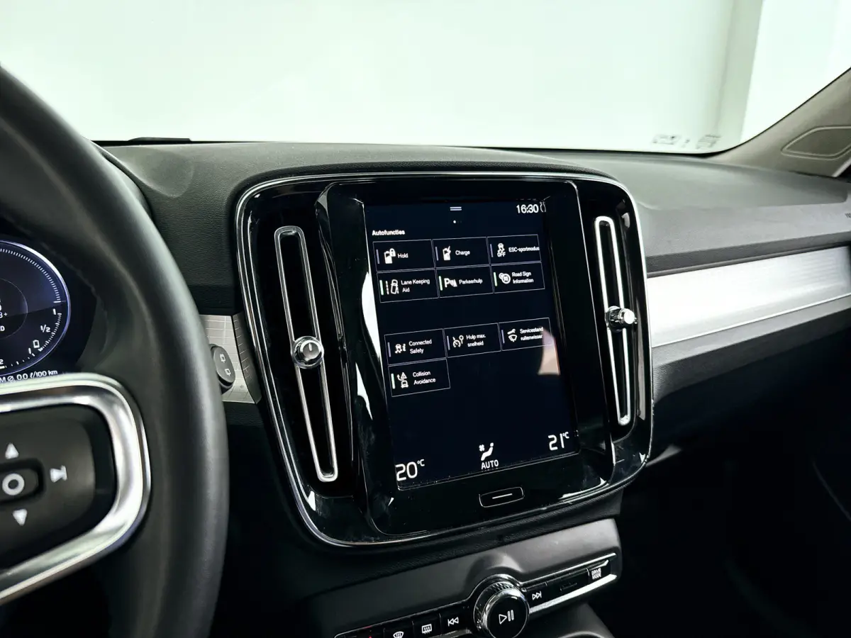 T4 Inscription Expression | Park assist | Climate control | Cruise control | Navigatie
