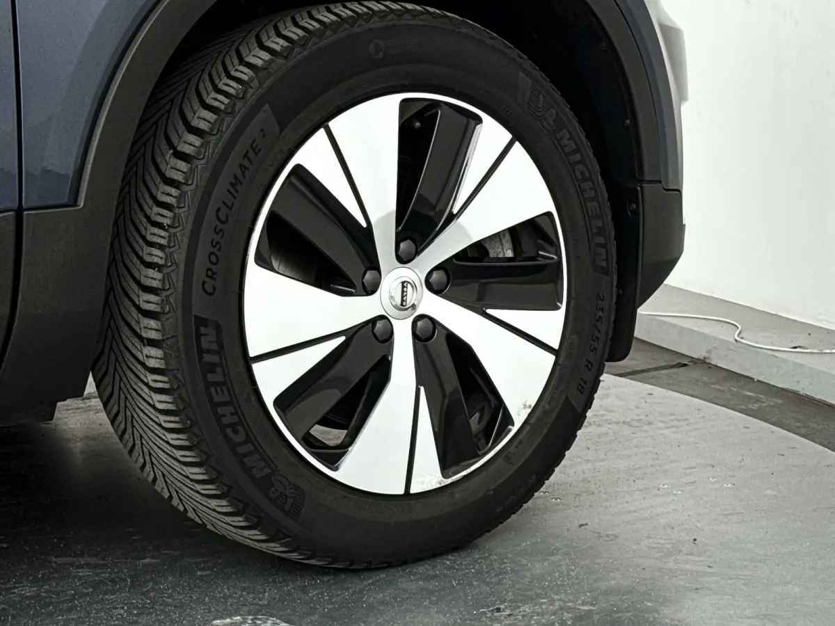 T4 Inscription Expression | Park assist | Climate control | Cruise control | Navigatie