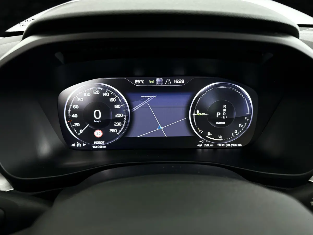 T4 Inscription Expression | Park assist | Climate control | Cruise control | Navigatie