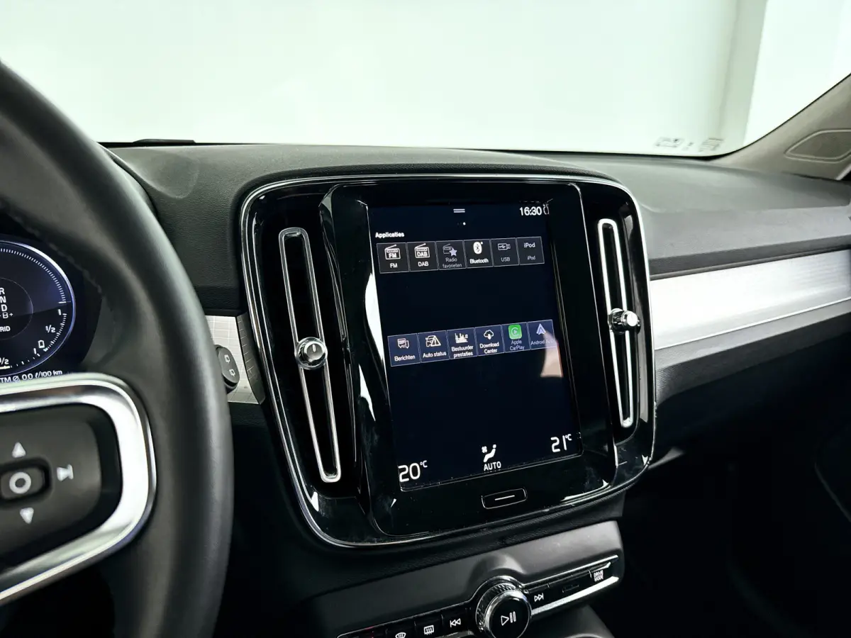 T4 Inscription Expression | Park assist | Climate control | Cruise control | Navigatie