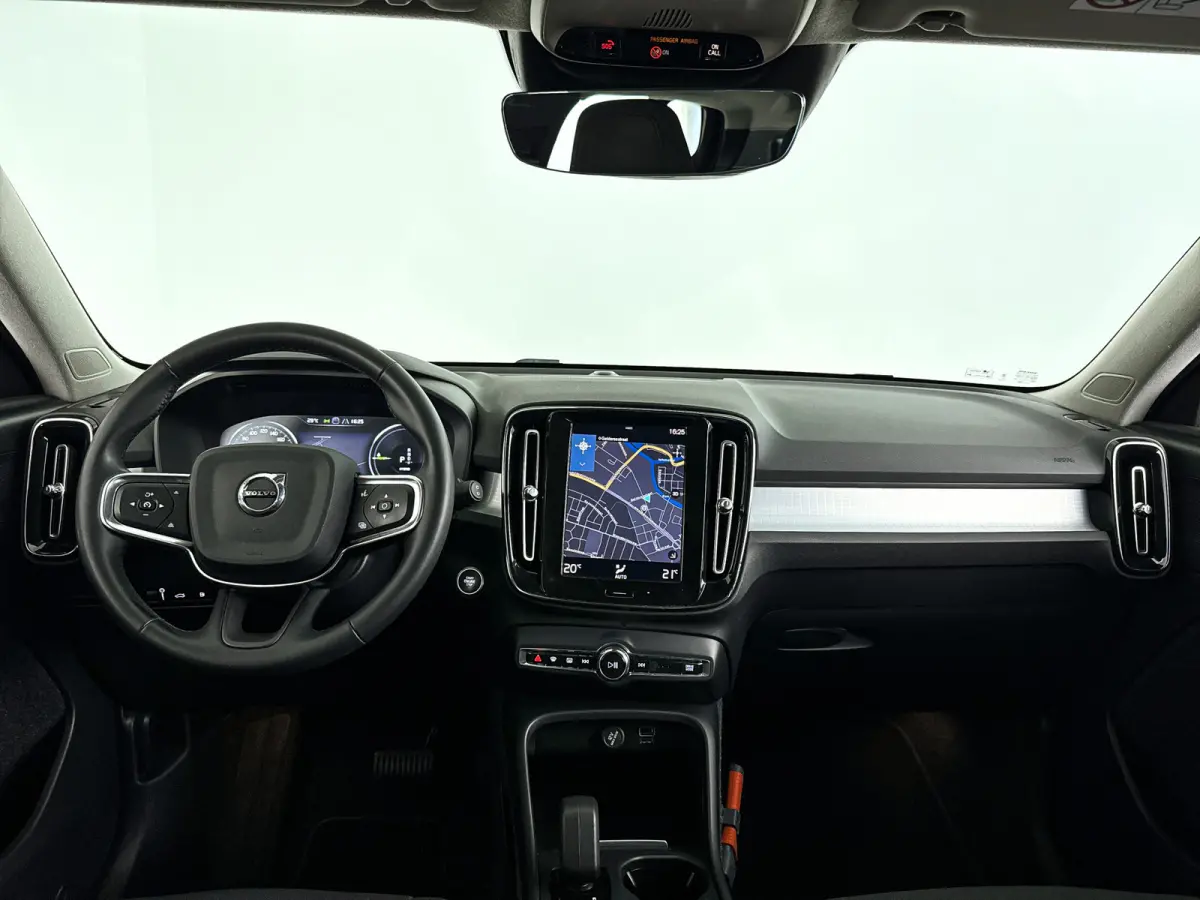T4 Inscription Expression | Park assist | Climate control | Cruise control | Navigatie