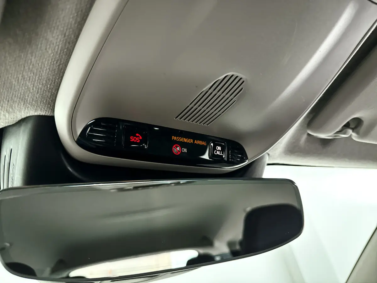 T4 Inscription Expression | Park assist | Climate control | Cruise control | Navigatie
