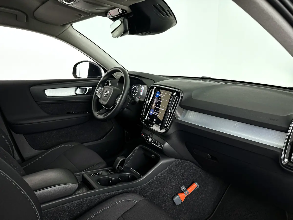 T4 Inscription Expression | Park assist | Climate control | Cruise control | Navigatie