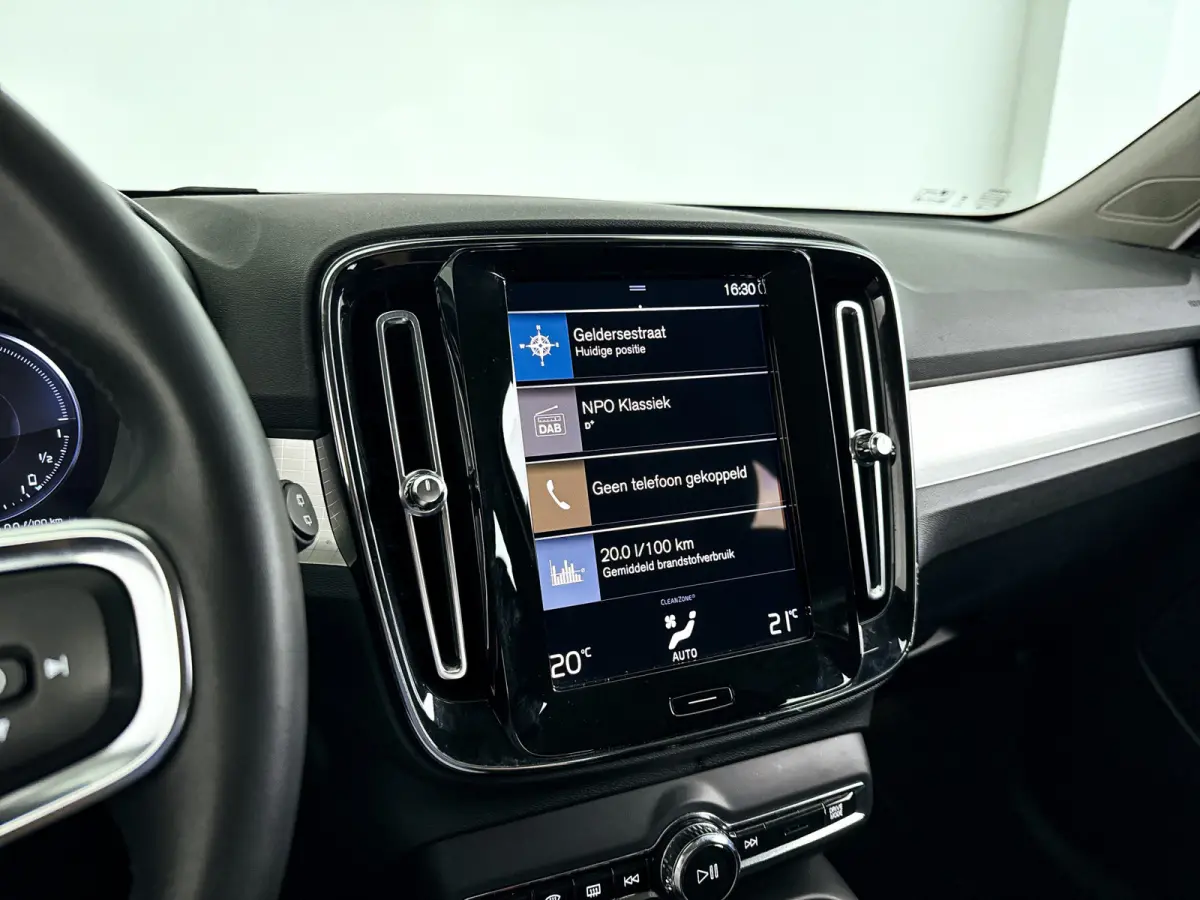 T4 Inscription Expression | Park assist | Climate control | Cruise control | Navigatie