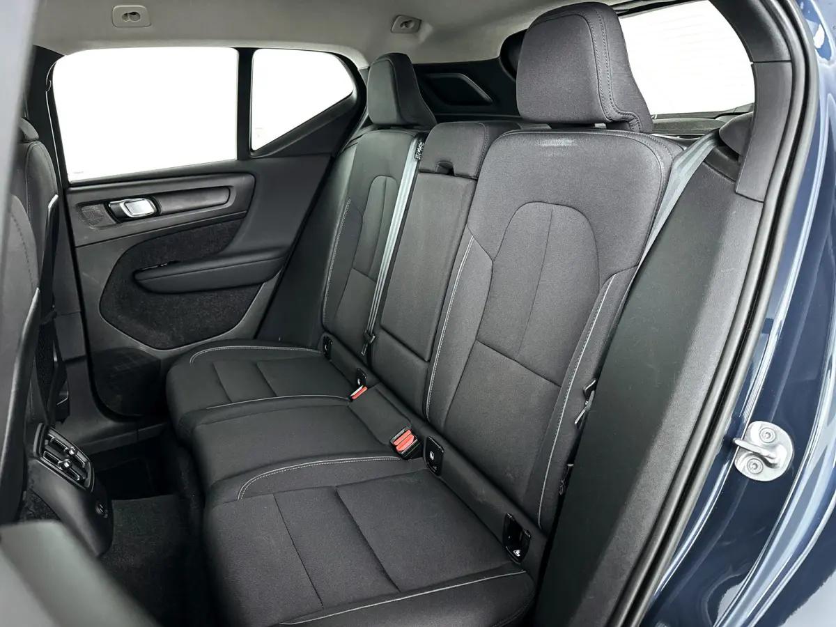 T4 Inscription Expression | Park assist | Climate control | Cruise control | Navigatie