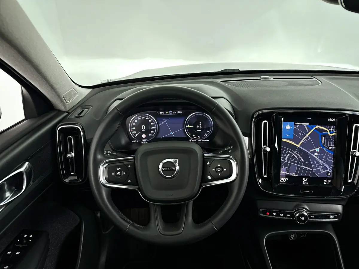 T4 Inscription Expression | Park assist | Climate control | Cruise control | Navigatie