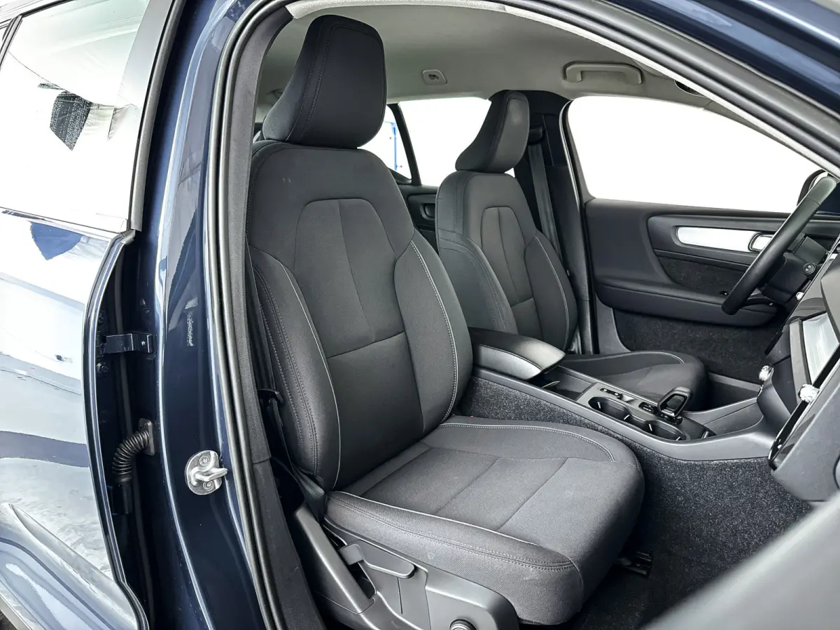 T4 Inscription Expression | Park assist | Climate control | Cruise control | Navigatie