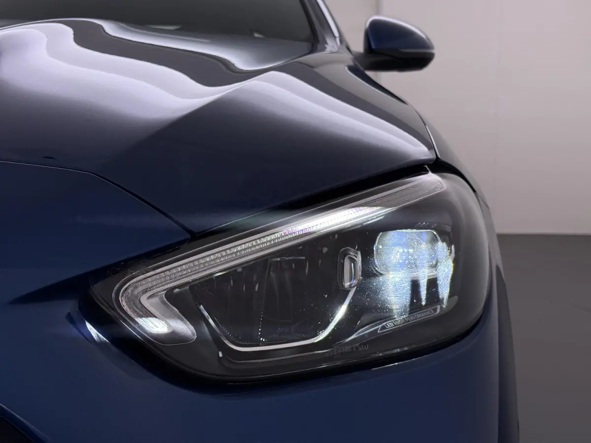 300 e AMG Line Limited VAN: 41.900,- VOOR: 37.877,- UW HERFSTVOORDEEL: 4.023,-  PHEV | PANORAMADAK | DISTRONIC (ACC) | ACHTERUITRIJCAMERA | DODEHOEKASSISTENT | AMBIENT LIGHTING | MERCEDES-DE