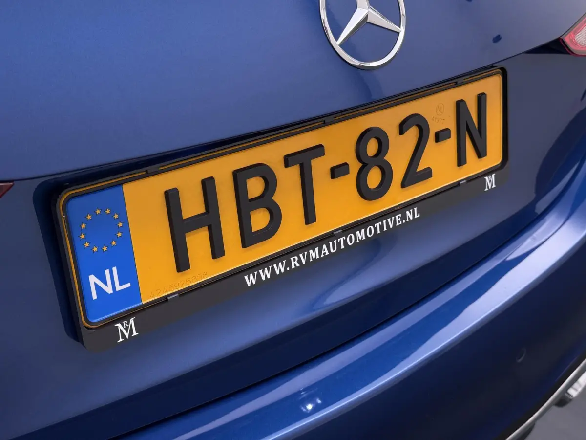 300 e AMG Line Limited VAN: 41.900,- VOOR: 37.877,- UW HERFSTVOORDEEL: 4.023,-  PHEV | PANORAMADAK | DISTRONIC (ACC) | ACHTERUITRIJCAMERA | DODEHOEKASSISTENT | AMBIENT LIGHTING | MERCEDES-DE