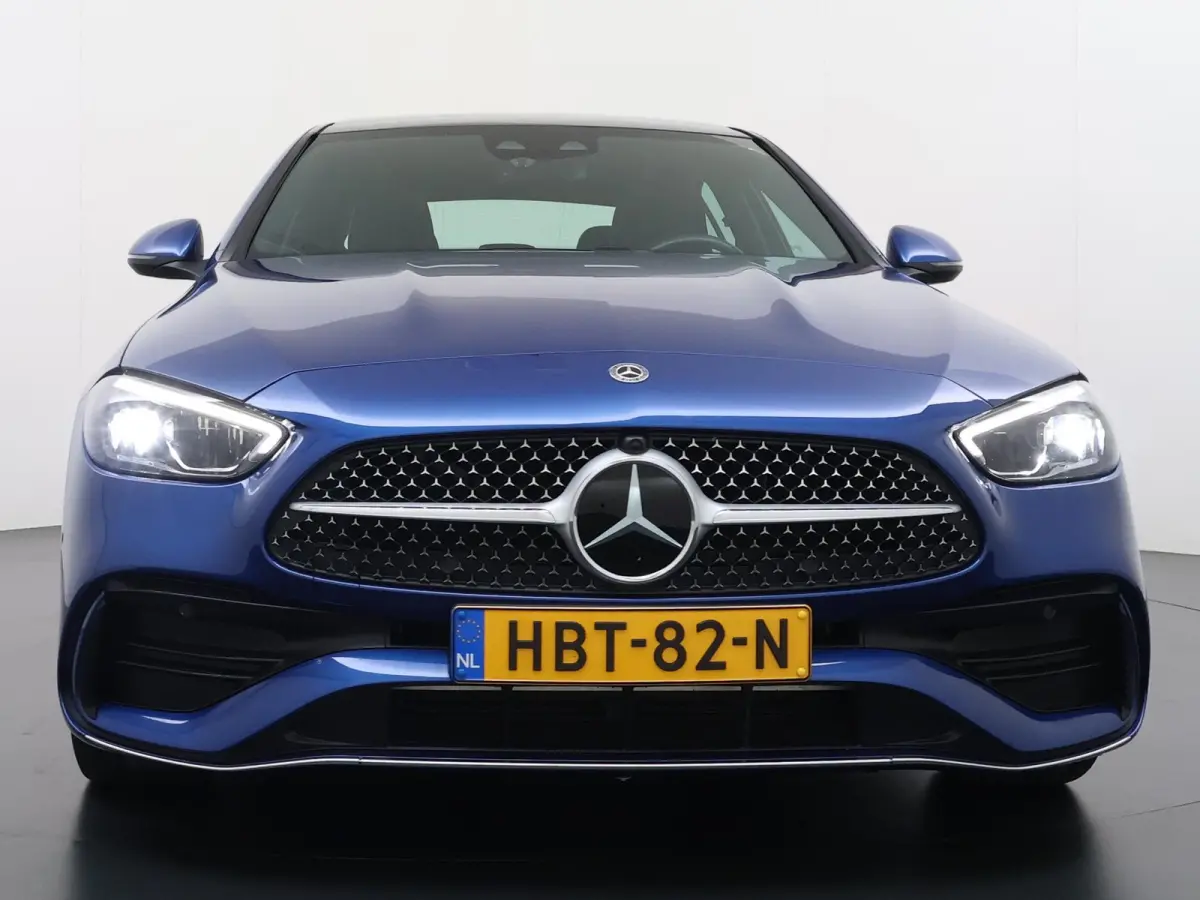 300 e AMG Line Limited VAN: 41.900,- VOOR: 37.877,- UW HERFSTVOORDEEL: 4.023,-  PHEV | PANORAMADAK | DISTRONIC (ACC) | ACHTERUITRIJCAMERA | DODEHOEKASSISTENT | AMBIENT LIGHTING | MERCEDES-DE