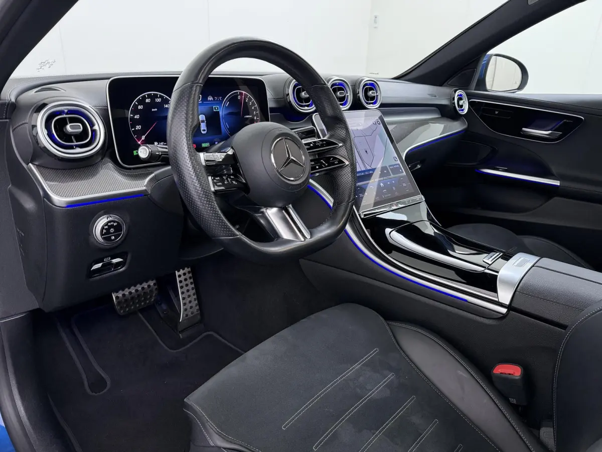 300 e AMG Line Limited VAN: 41.900,- VOOR: 37.877,- UW HERFSTVOORDEEL: 4.023,-  PHEV | PANORAMADAK | DISTRONIC (ACC) | ACHTERUITRIJCAMERA | DODEHOEKASSISTENT | AMBIENT LIGHTING | MERCEDES-DE