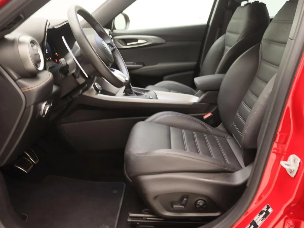 1.5T Hybrid Veloce | 20'' LM. Velgen | Lederen bekleding | Adaptive Cruise Control | Parkeercamera Achter |