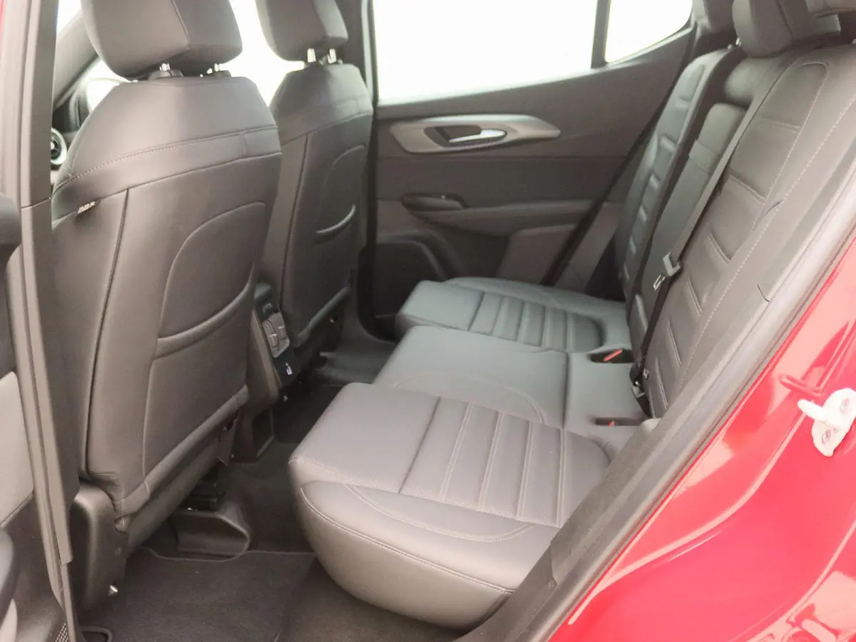 1.5T Hybrid Veloce | 20'' LM. Velgen | Lederen bekleding | Adaptive Cruise Control | Parkeercamera Achter |
