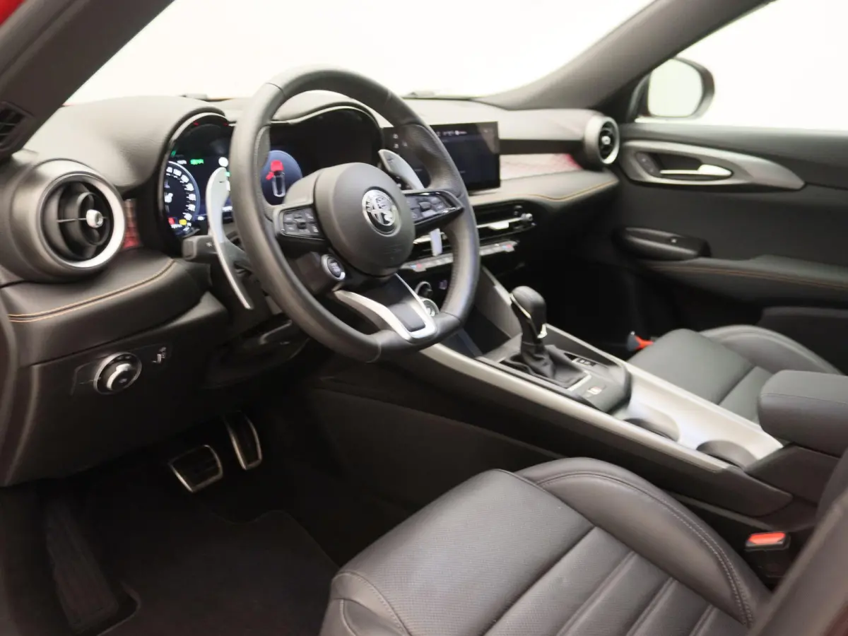 1.5T Hybrid Veloce | 20'' LM. Velgen | Lederen bekleding | Adaptive Cruise Control | Parkeercamera Achter |