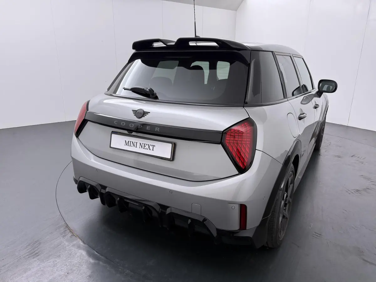 Cooper C John Cooper Works | Pakket-XL | Stuur- stoelverwarming | Panoramadak | 360 graden camera | Head-Up | Elektrische stoelen |