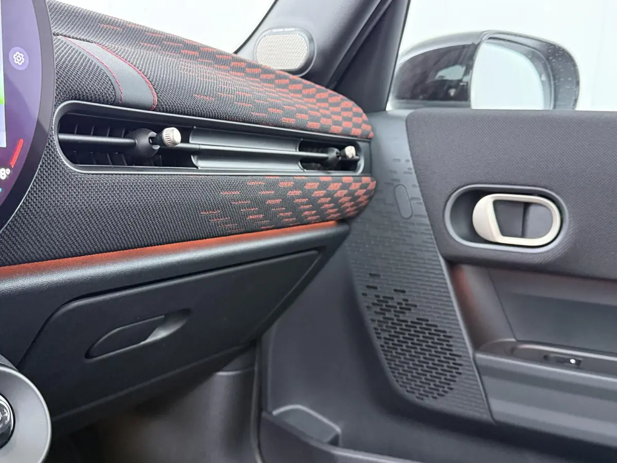 Cooper C John Cooper Works | Pakket-XL | Stuur- stoelverwarming | Panoramadak | 360 graden camera | Head-Up | Elektrische stoelen |