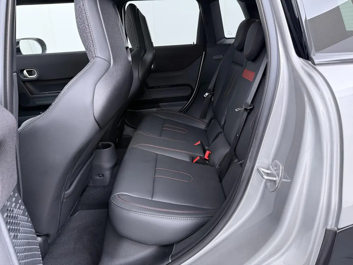 Cooper C John Cooper Works | Pakket-XL | Stuur- stoelverwarming | Panoramadak | 360 graden camera | Head-Up | Elektrische stoelen |