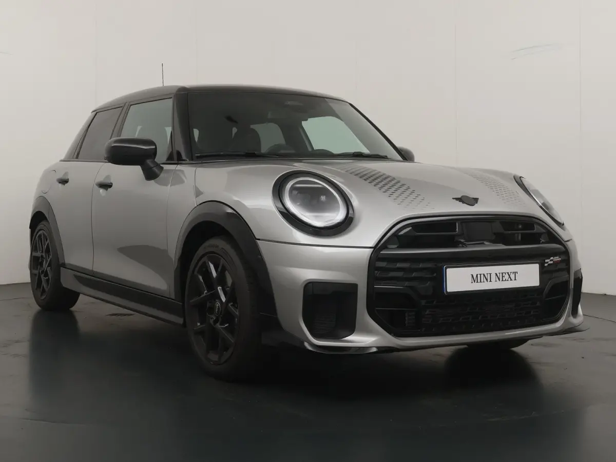 Cooper C John Cooper Works | Pakket-XL | Stuur- stoelverwarming | Panoramadak | 360 graden camera | Head-Up | Elektrische stoelen |