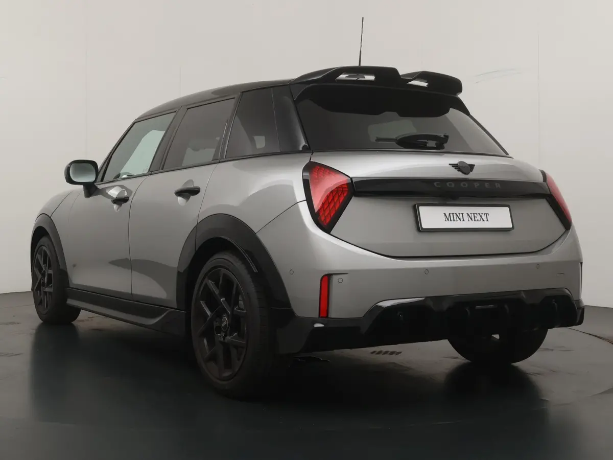 Cooper C John Cooper Works | Pakket-XL | Stuur- stoelverwarming | Panoramadak | 360 graden camera | Head-Up | Elektrische stoelen |
