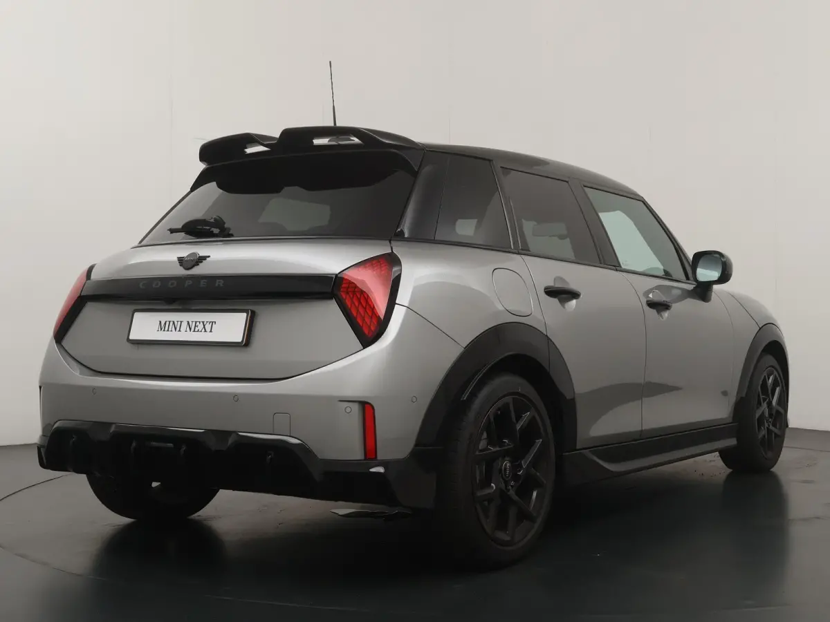 Cooper C John Cooper Works | Pakket-XL | Stuur- stoelverwarming | Panoramadak | 360 graden camera | Head-Up | Elektrische stoelen |