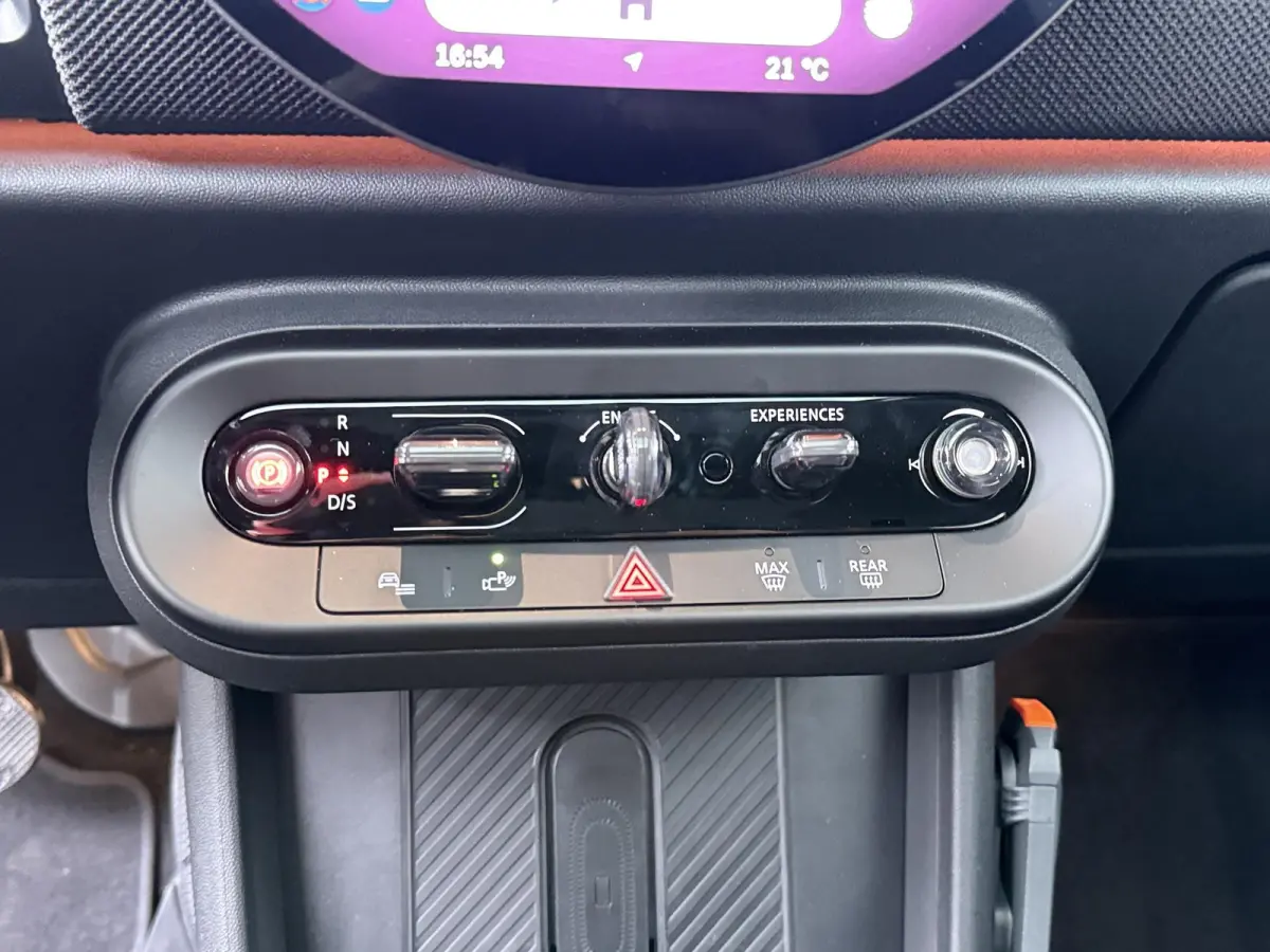 Cooper C John Cooper Works | Pakket-XL | Stuur- stoelverwarming | Panoramadak | 360 graden camera | Head-Up | Elektrische stoelen |