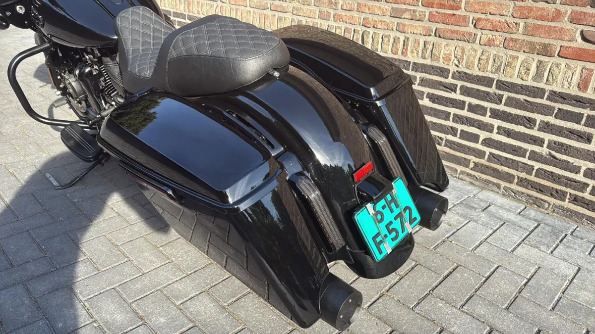 FLTRX Black Out CVO Roadglide