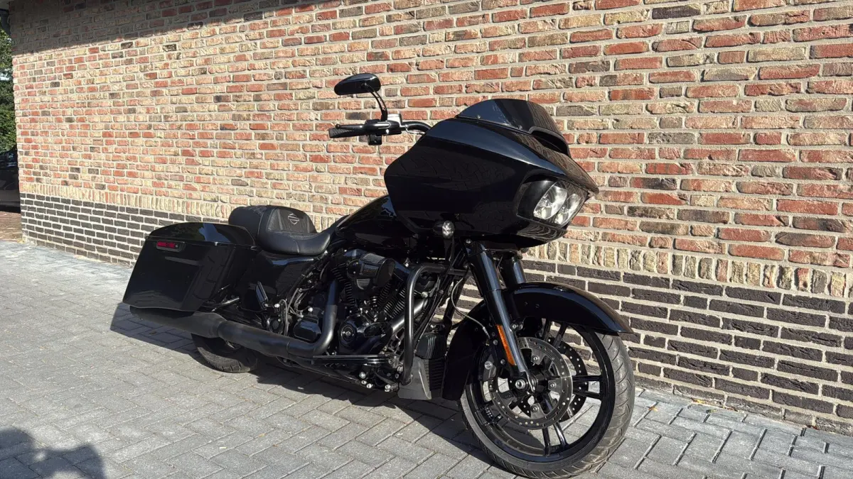 FLTRX Black Out CVO Roadglide