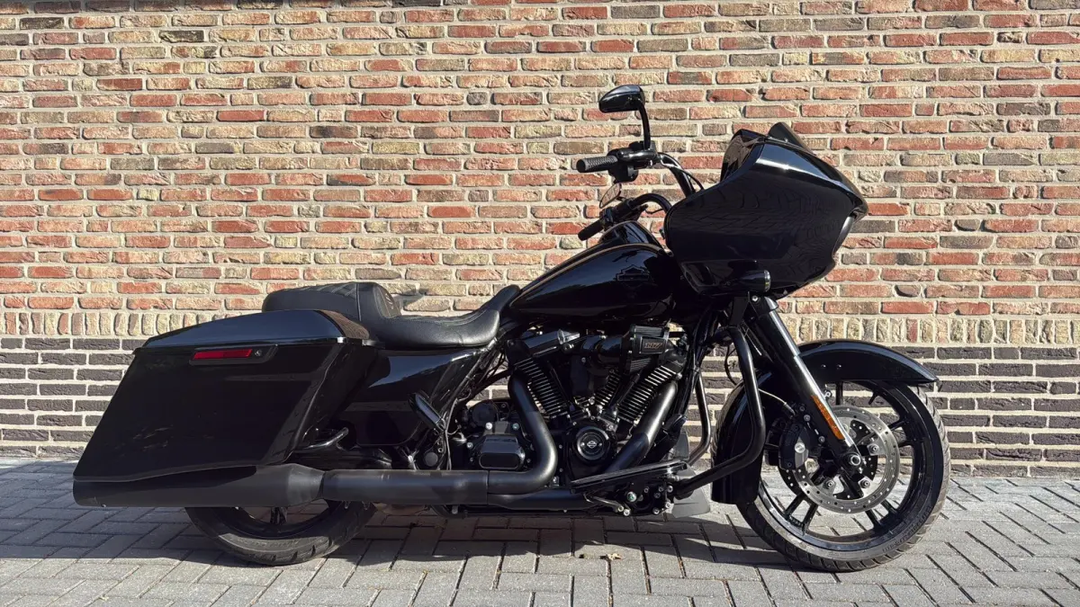 FLTRX Black Out CVO Roadglide