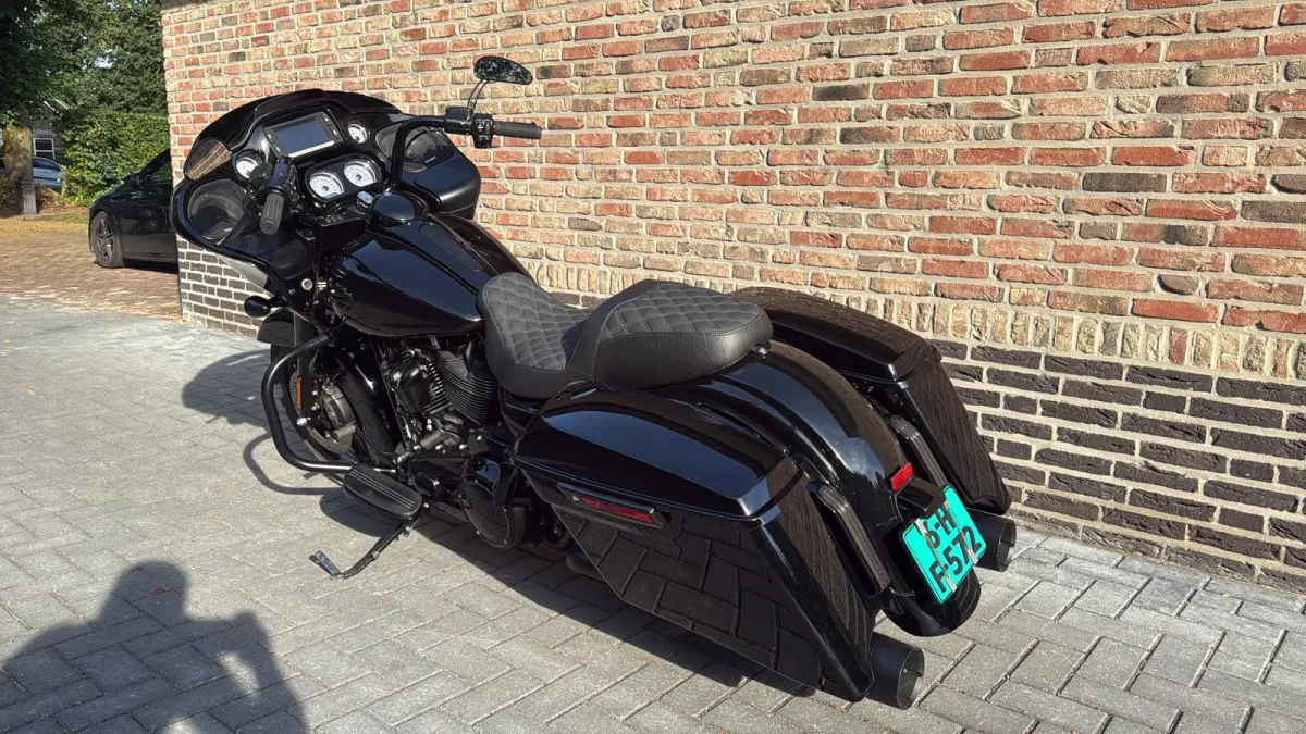 FLTRX Black Out CVO Roadglide