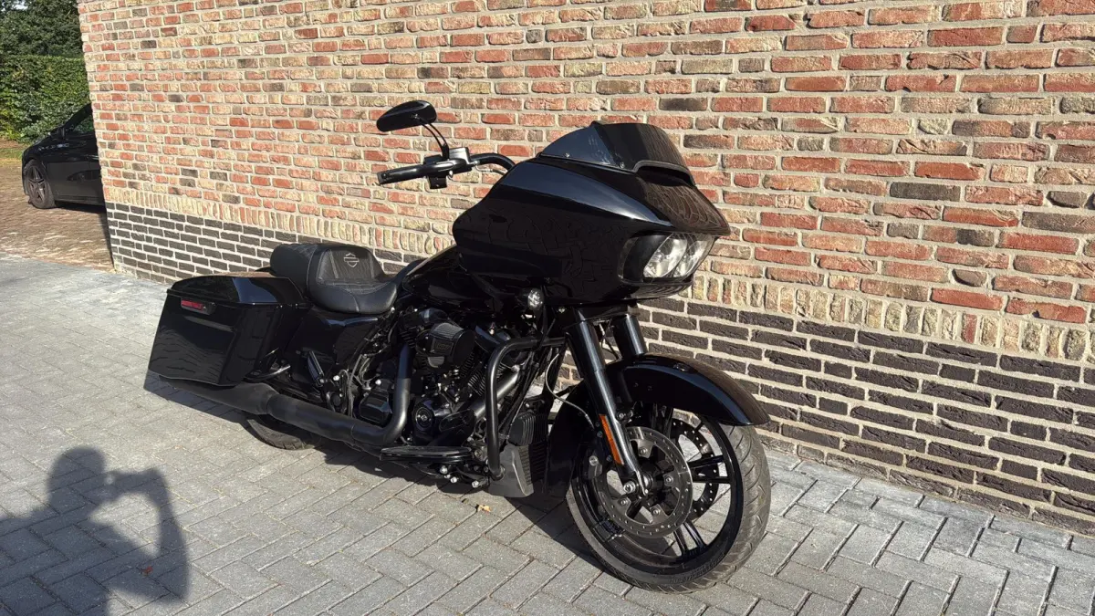 FLTRX Black Out CVO Roadglide