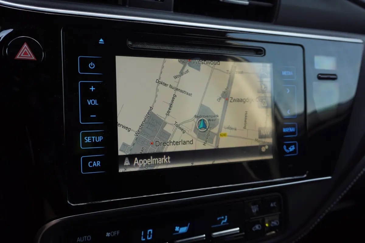 1.8 Hybrid Lease Pro + Led+navigatie+camera+17"Lmv = COMPLEET DEALER ONDH !!