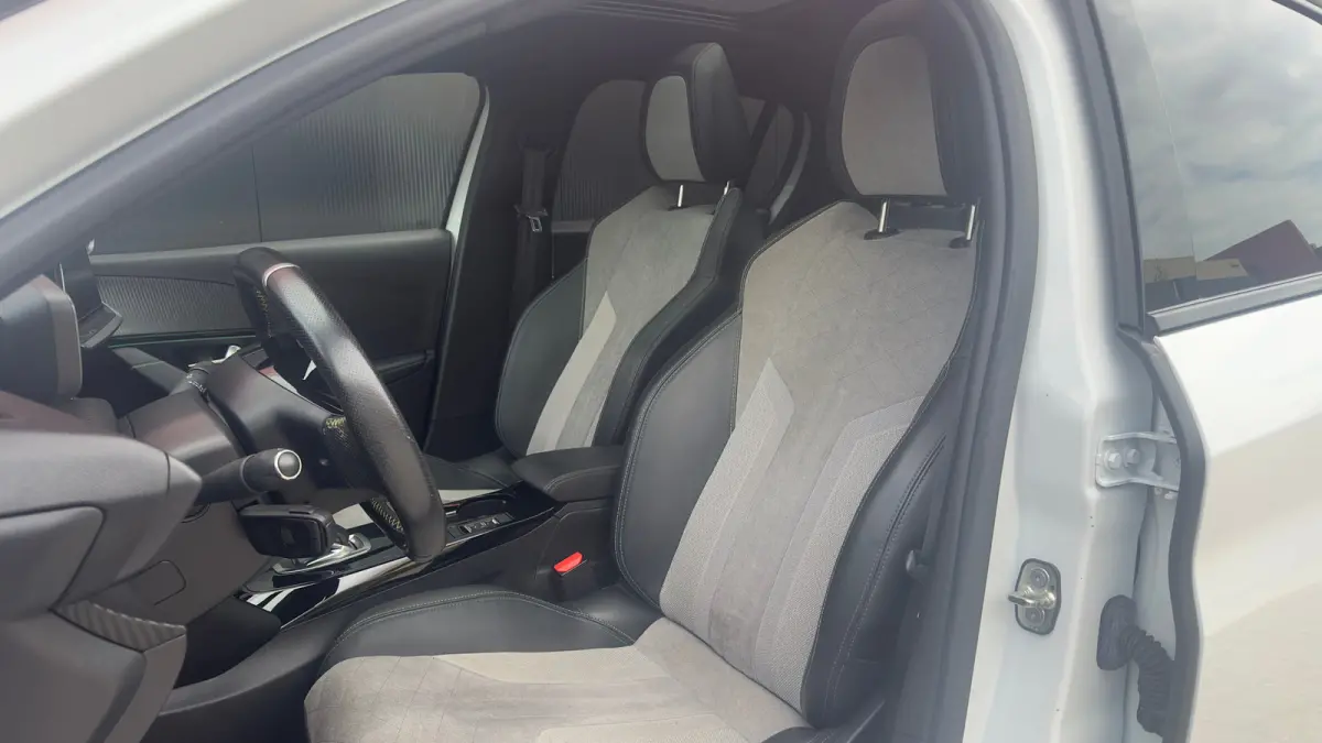 EV GT 350 50 kWh | 3-fase | Pano | Camera | Adap Cruise | Navi | Climate Control | Achteruitrijcamera | Airco (automatisch) | Apple Carplay/Android Auto|telefoonintegratie premium