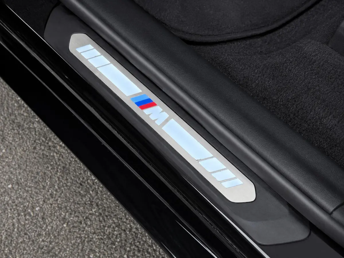 High Executive M Sport 80 kWh Panoramadak Driving Adaptive Cryuise Control Leder Assistant Professional Camera Adaptief LED Shadow Line Stoelverwarming