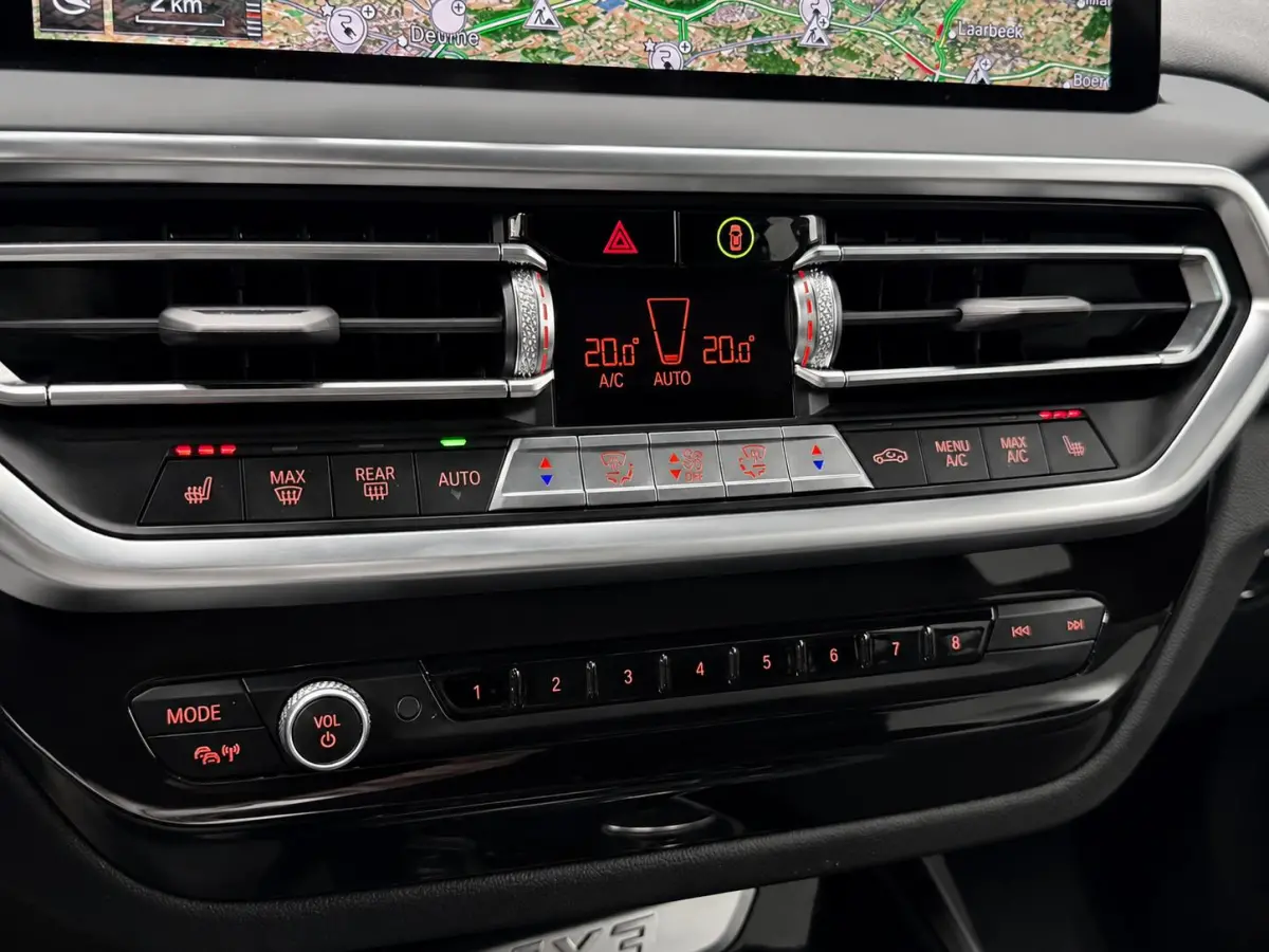 High Executive M Sport 80 kWh Panoramadak Driving Adaptive Cryuise Control Leder Assistant Professional Camera Adaptief LED Shadow Line Stoelverwarming