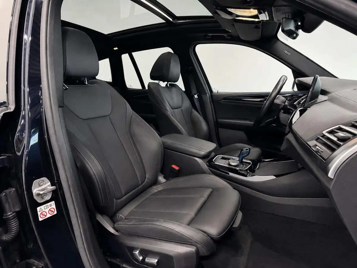 High Executive M Sport 80 kWh Panoramadak Driving Adaptive Cryuise Control Leder Assistant Professional Camera Adaptief LED Shadow Line Stoelverwarming