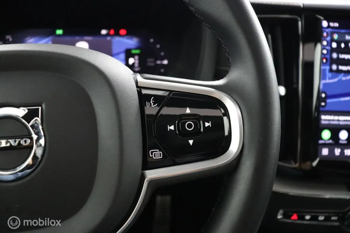 2.0 T8 Plug-in hybrid AWD R-Design | Luchtvering | Adaptive Cruise | Trekhaak | Bowers & Wilkins | SOH 94.97% | Head Up | Standkachel