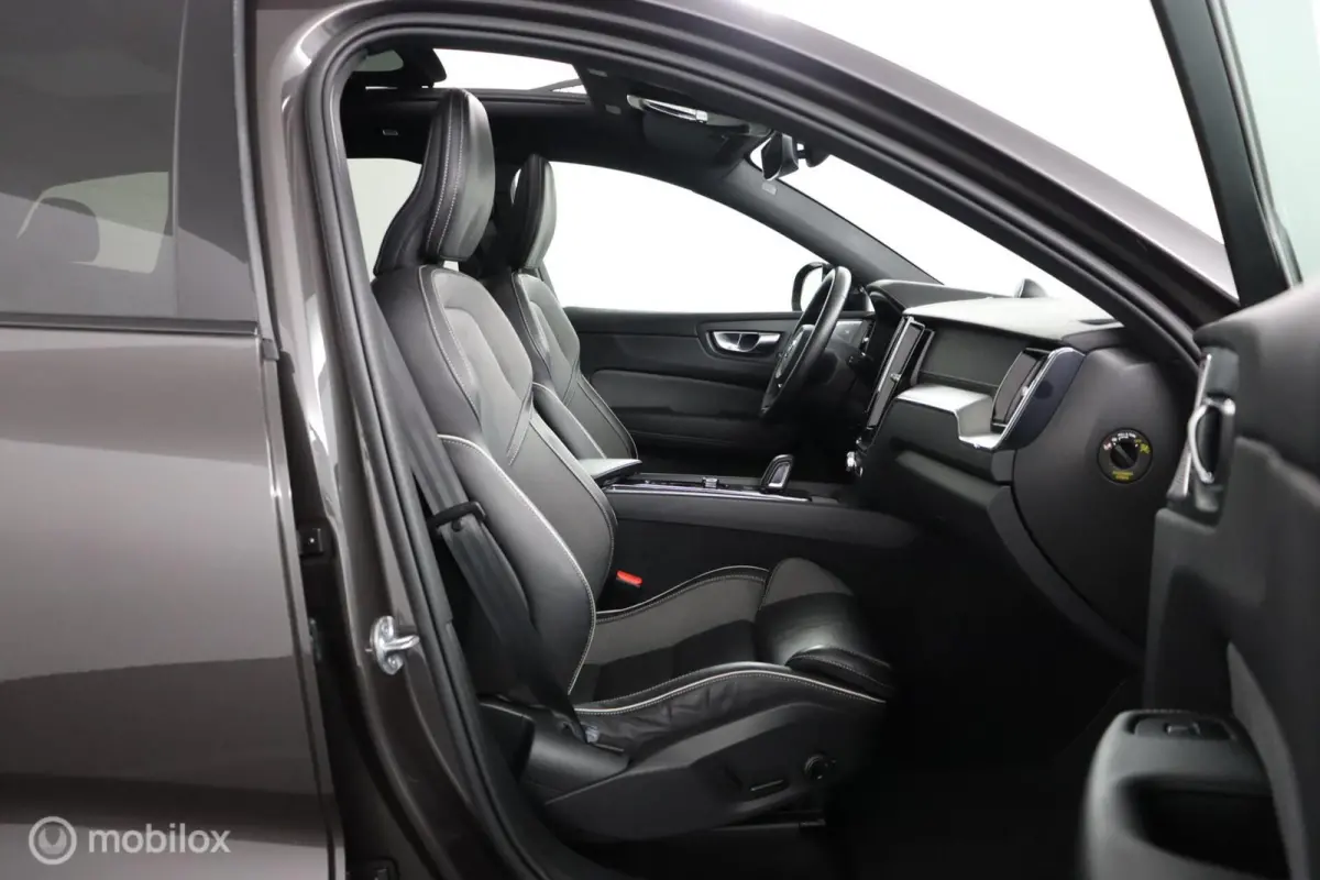 2.0 T8 Plug-in hybrid AWD R-Design | Luchtvering | Adaptive Cruise | Trekhaak | Bowers & Wilkins | SOH 94.97% | Head Up | Standkachel