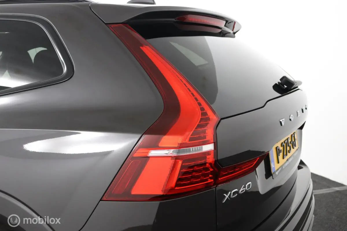 2.0 T8 Plug-in hybrid AWD R-Design | Luchtvering | Adaptive Cruise | Trekhaak | Bowers & Wilkins | SOH 94.97% | Head Up | Standkachel