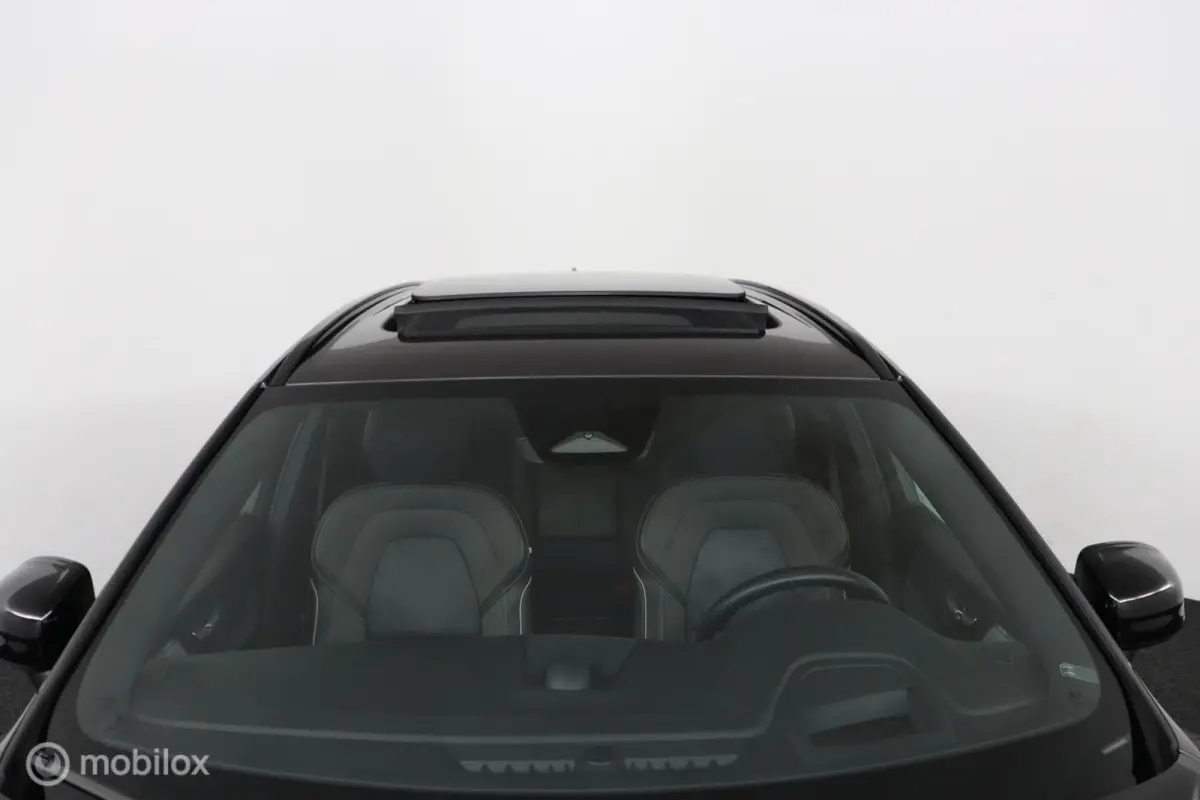 2.0 T8 Plug-in hybrid AWD R-Design | Luchtvering | Adaptive Cruise | Trekhaak | Bowers & Wilkins | SOH 94.97% | Head Up | Standkachel