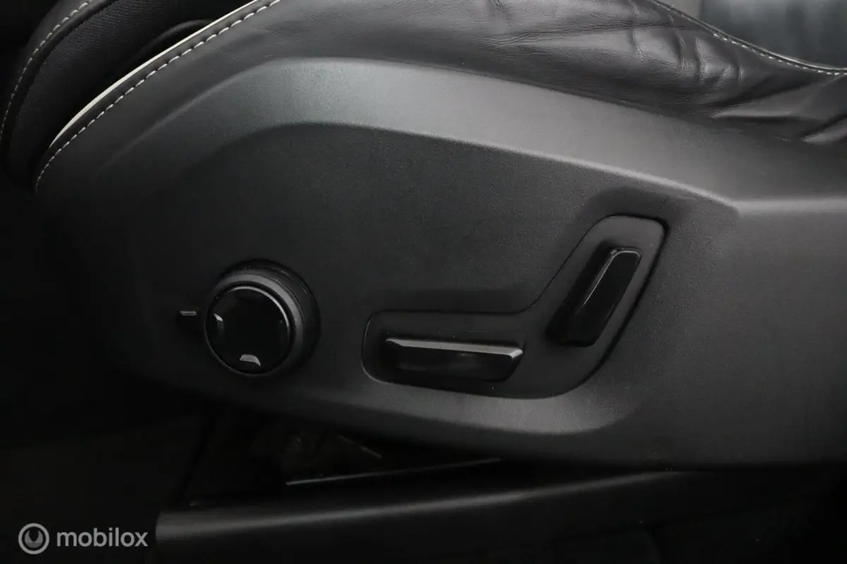 2.0 T8 Plug-in hybrid AWD R-Design | Luchtvering | Adaptive Cruise | Trekhaak | Bowers & Wilkins | SOH 94.97% | Head Up | Standkachel